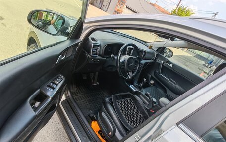 KIA Sportage IV рестайлинг, 2018 год, 2 100 000 рублей, 13 фотография