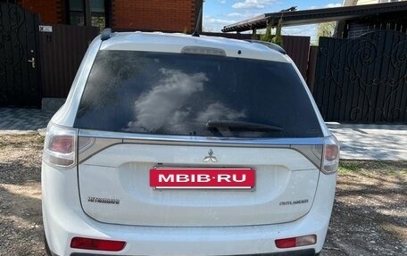 Mitsubishi Outlander III рестайлинг 3, 2012 год, 1 000 000 рублей, 3 фотография
