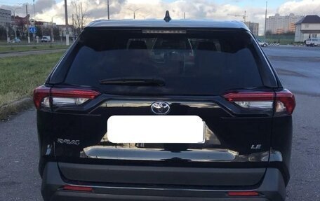 Toyota RAV4, 2022 год, 2 700 000 рублей, 3 фотография