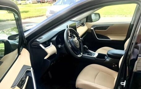 Toyota RAV4, 2022 год, 2 700 000 рублей, 7 фотография