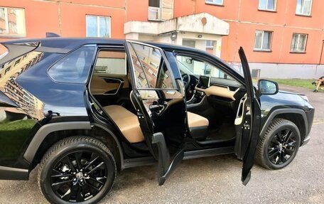 Toyota RAV4, 2022 год, 2 700 000 рублей, 6 фотография