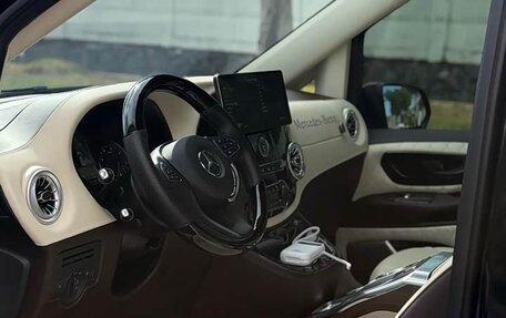 Mercedes-Benz Vito, 2023 год, 5 200 000 рублей, 7 фотография