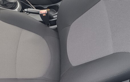 Hyundai Solaris II рестайлинг, 2013 год, 950 000 рублей, 15 фотография