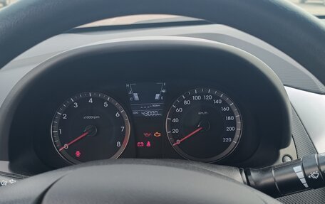 Hyundai Solaris II рестайлинг, 2013 год, 950 000 рублей, 18 фотография