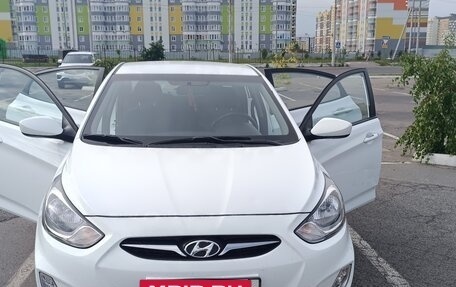 Hyundai Solaris II рестайлинг, 2013 год, 950 000 рублей, 25 фотография