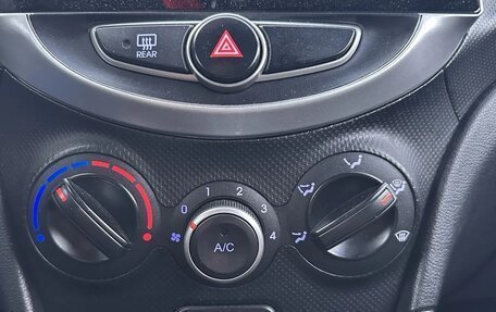 Hyundai Solaris II рестайлинг, 2014 год, 750 000 рублей, 10 фотография