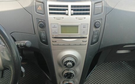Toyota Yaris III рестайлинг, 2007 год, 620 000 рублей, 8 фотография