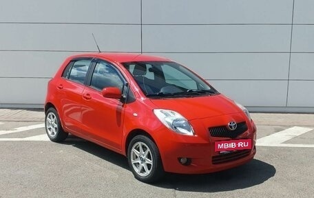 Toyota Yaris III рестайлинг, 2007 год, 620 000 рублей, 2 фотография