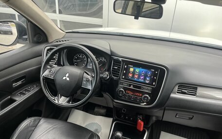 Mitsubishi Outlander III рестайлинг 3, 2019 год, 2 260 000 рублей, 10 фотография