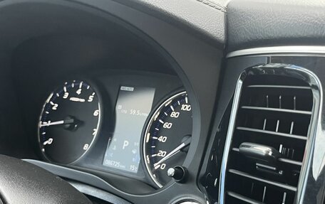 Mitsubishi Outlander III рестайлинг 3, 2019 год, 2 260 000 рублей, 8 фотография