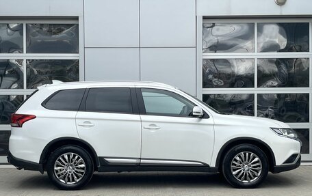 Mitsubishi Outlander III рестайлинг 3, 2019 год, 2 260 000 рублей, 7 фотография