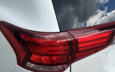 Mitsubishi Outlander III рестайлинг 3, 2019 год, 2 260 000 рублей, 18 фотография
