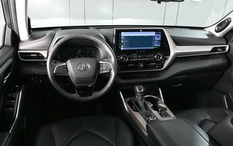 Toyota Highlander, 2024 год, 4 770 000 рублей, 6 фотография