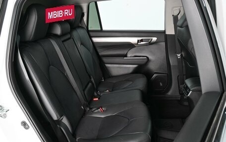 Toyota Highlander, 2024 год, 4 770 000 рублей, 7 фотография
