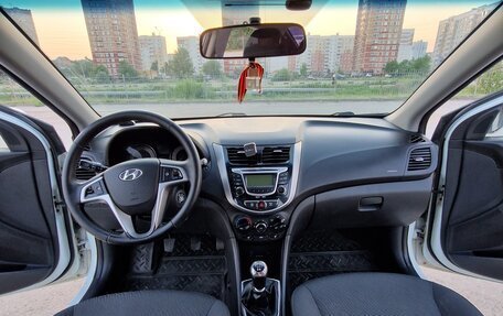 Hyundai Solaris II рестайлинг, 2011 год, 649 000 рублей, 11 фотография
