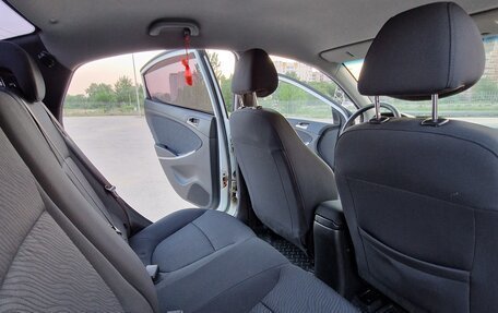 Hyundai Solaris II рестайлинг, 2011 год, 649 000 рублей, 14 фотография