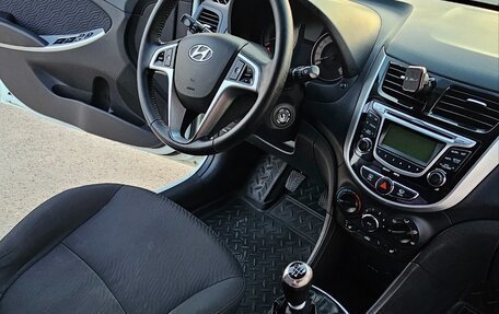 Hyundai Solaris II рестайлинг, 2011 год, 649 000 рублей, 7 фотография