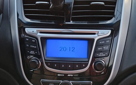 Hyundai Solaris II рестайлинг, 2011 год, 649 000 рублей, 15 фотография