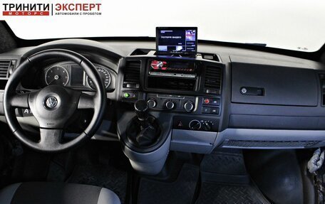 Volkswagen Transporter T5 рестайлинг, 2015 год, 1 795 000 рублей, 12 фотография