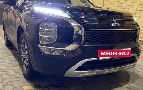 Mitsubishi Outlander, 2022 год, 3 790 000 рублей, 2 фотография