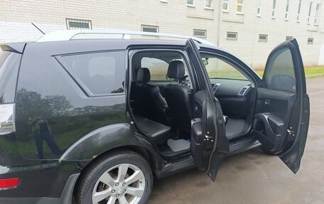 Mitsubishi Outlander III рестайлинг 3, 2010 год, 1 150 000 рублей, 16 фотография