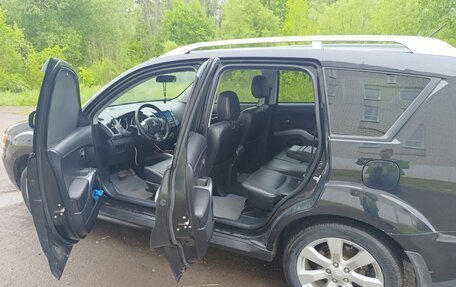 Mitsubishi Outlander III рестайлинг 3, 2010 год, 1 150 000 рублей, 17 фотография