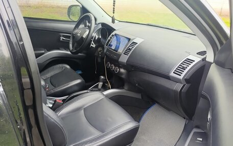 Mitsubishi Outlander III рестайлинг 3, 2010 год, 1 150 000 рублей, 19 фотография