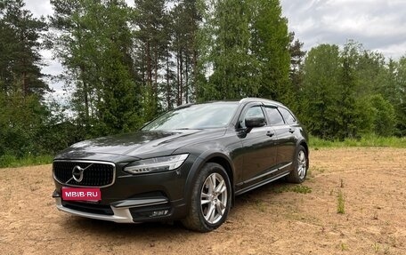 Volvo V90 Cross Country I рестайлинг, 2019 год, 3 350 000 рублей, 1 фотография