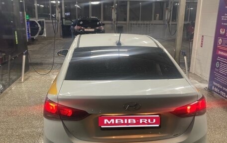 Hyundai Solaris II рестайлинг, 2017 год, 599 999 рублей, 5 фотография