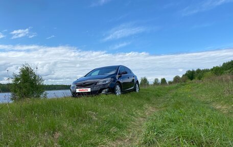 Opel Astra J, 2010 год, 850 000 рублей, 2 фотография