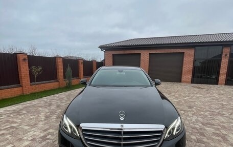 Mercedes-Benz E-Класс, 2017 год, 2 850 000 рублей, 2 фотография