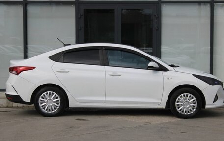 Hyundai Solaris II рестайлинг, 2021 год, 1 300 000 рублей, 5 фотография