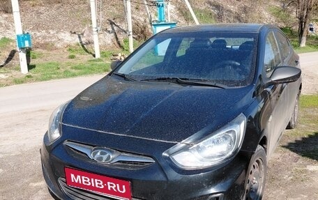 Hyundai Solaris II рестайлинг, 2013 год, 910 000 рублей, 1 фотография