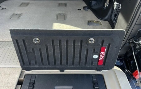 Toyota Land Cruiser 200, 2011 год, 2 750 000 рублей, 21 фотография