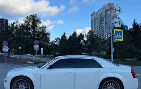 Chrysler 300C II, 2004 год, 850 000 рублей, 4 фотография