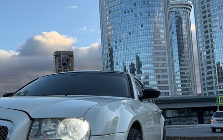 Chrysler 300C II, 2004 год, 850 000 рублей, 7 фотография