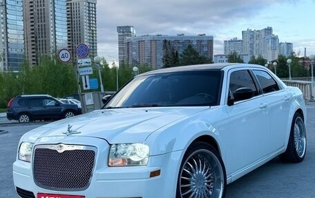 Chrysler 300C II, 2004 год, 850 000 рублей, 3 фотография