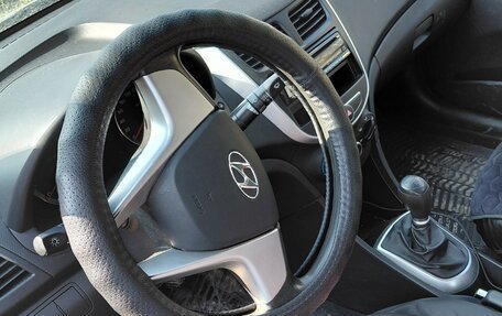 Hyundai Solaris II рестайлинг, 2013 год, 910 000 рублей, 3 фотография