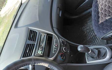 Hyundai Solaris II рестайлинг, 2013 год, 910 000 рублей, 4 фотография