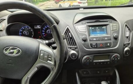 Hyundai ix35 I рестайлинг, 2014 год, 1 000 000 рублей, 2 фотография