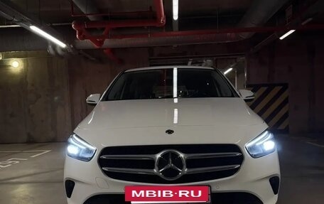 Mercedes-Benz B-Класс, 2019 год, 2 200 000 рублей, 7 фотография