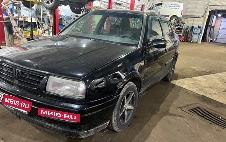 Volkswagen Vento, 1997 год, 120 000 рублей, 2 фотография