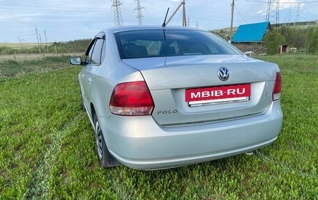 Volkswagen Polo VI (EU Market), 2011 год, 650 000 рублей, 2 фотография