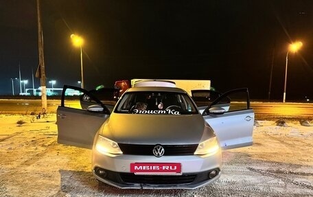 Volkswagen Jetta VI, 2013 год, 777 777 рублей, 9 фотография