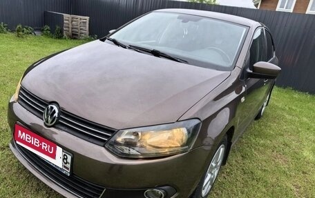 Volkswagen Polo VI (EU Market), 2015 год, 950 000 рублей, 1 фотография