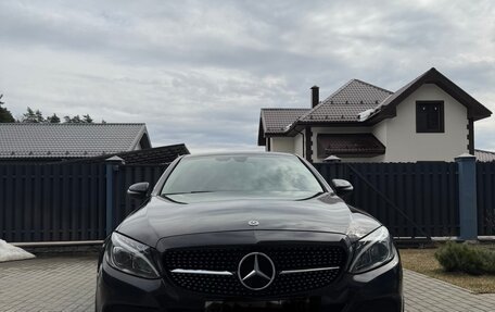 Mercedes-Benz C-Класс, 2017 год, 2 300 000 рублей, 1 фотография