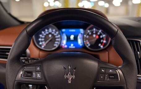 Maserati Levante I, 2017 год, 4 000 000 рублей, 17 фотография