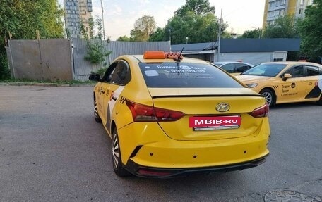 Hyundai Solaris II рестайлинг, 2021 год, 820 000 рублей, 2 фотография
