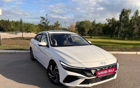 Hyundai Elantra, 2022 год, 1 570 000 рублей, 2 фотография