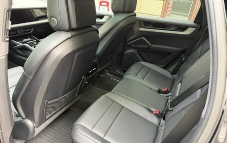 Porsche Cayenne III, 2024 год, 12 990 000 рублей, 9 фотография
